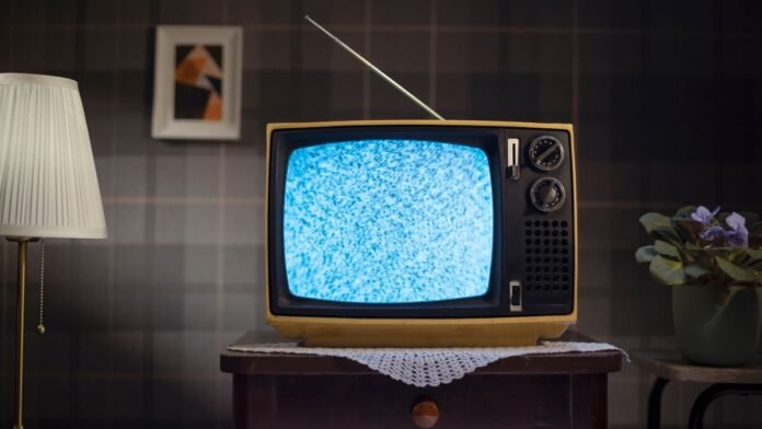 OLD TV (Canva)